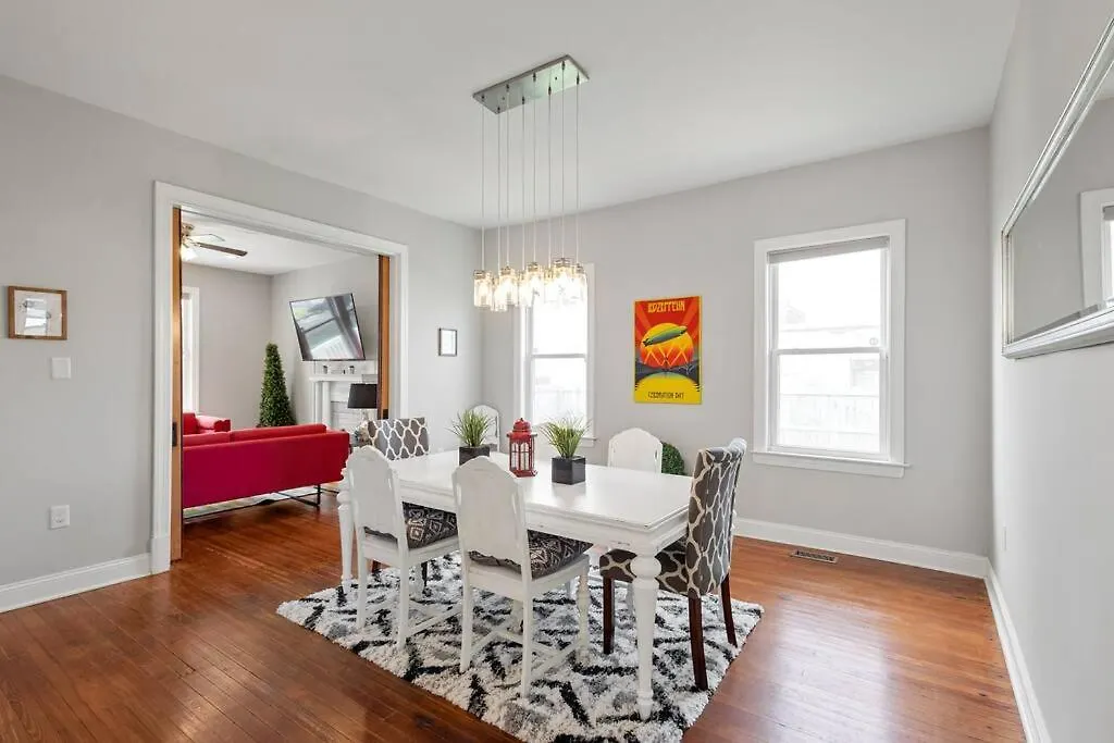Holiday home Spacious, Vibrant Home 'N Central Richmond, Va!